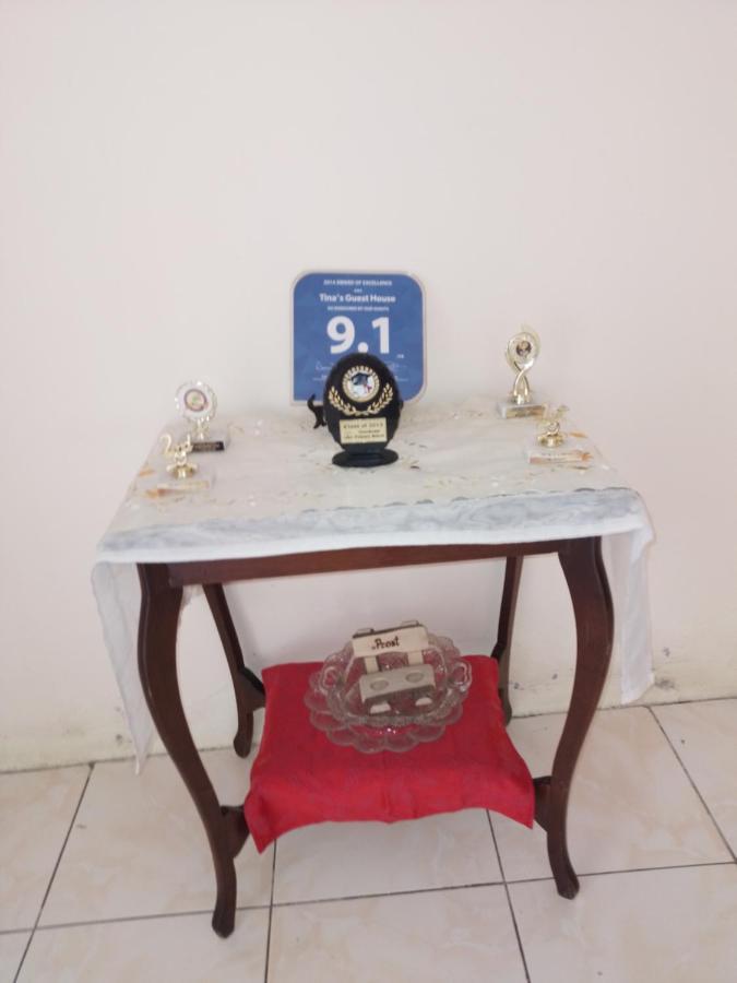 Tina'S Guest House Ocho Rios Esterno foto
