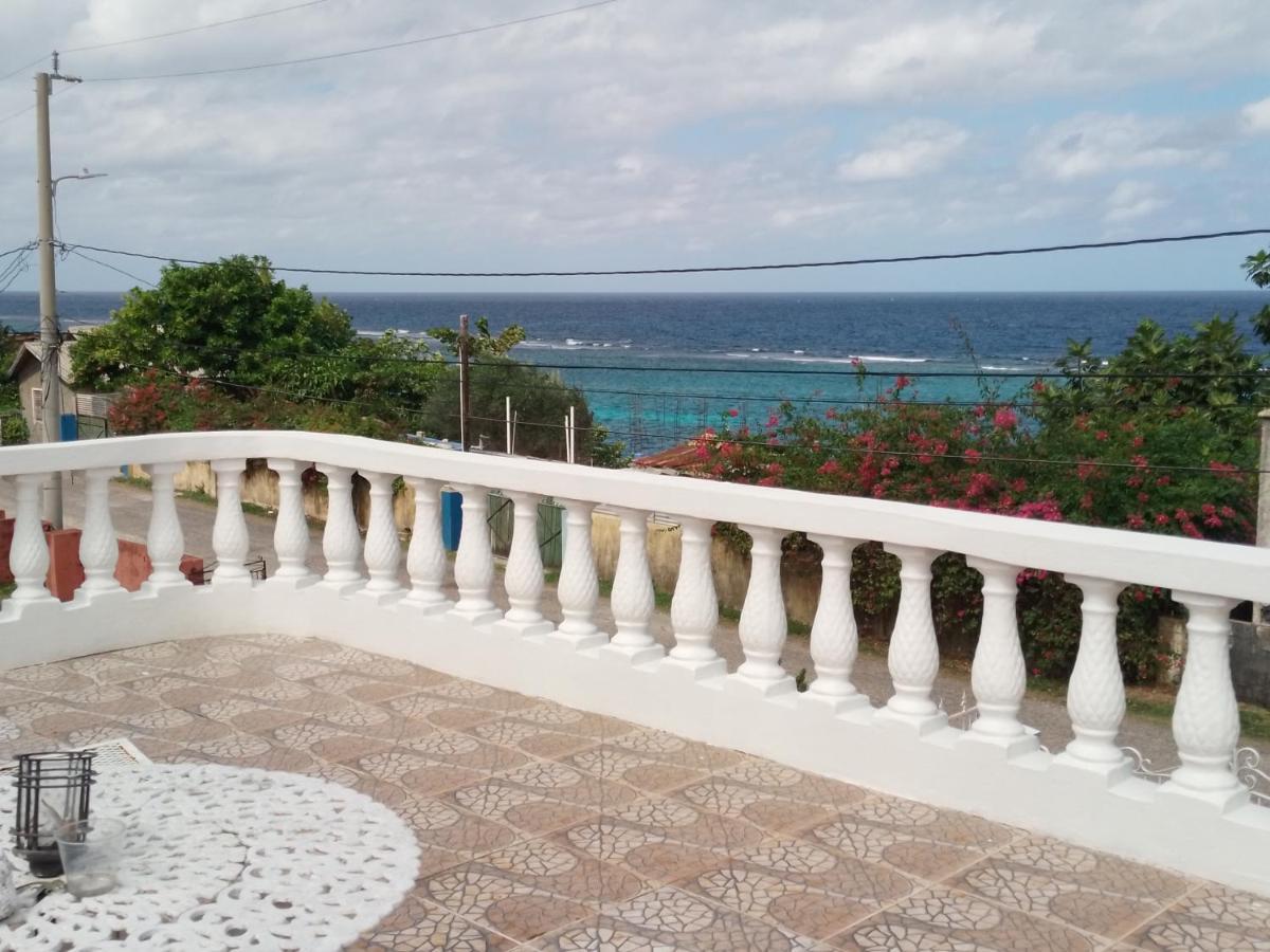 Tina'S Guest House Ocho Rios Esterno foto