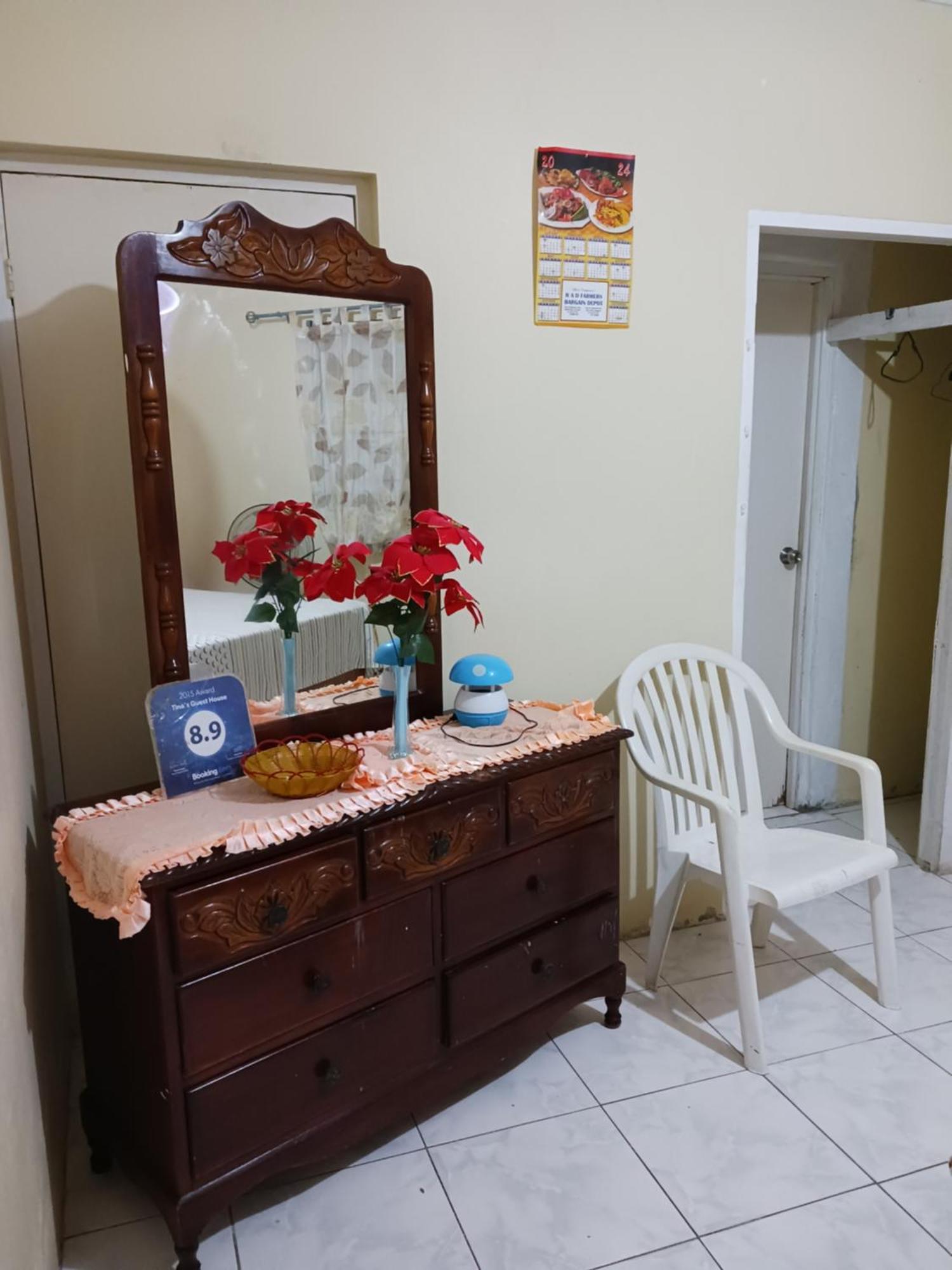 Tina'S Guest House Ocho Rios Esterno foto